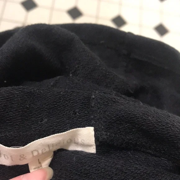 Hot and delicious black distressed shirt - Picture 9 of 9